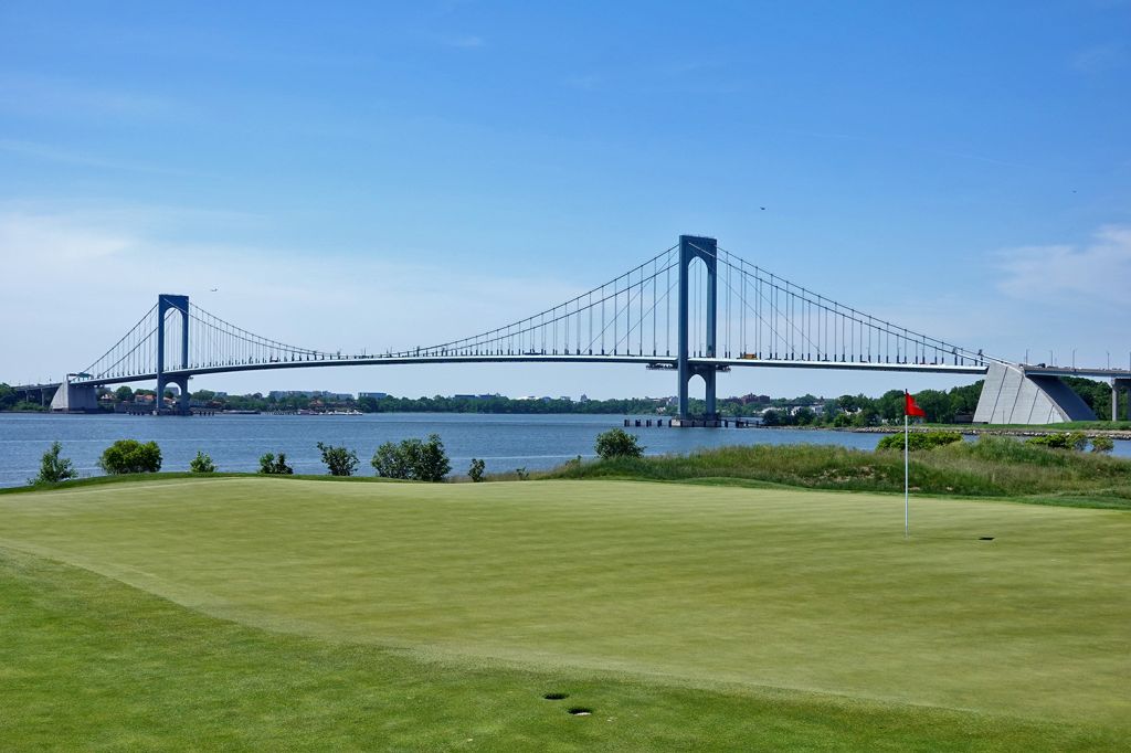 Ballys Golf Links at Ferry Point